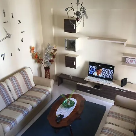 One Apartament ドゥラス